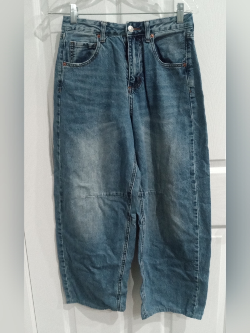 Relaxed Fit Men's Denim Jeans in Faded Blue